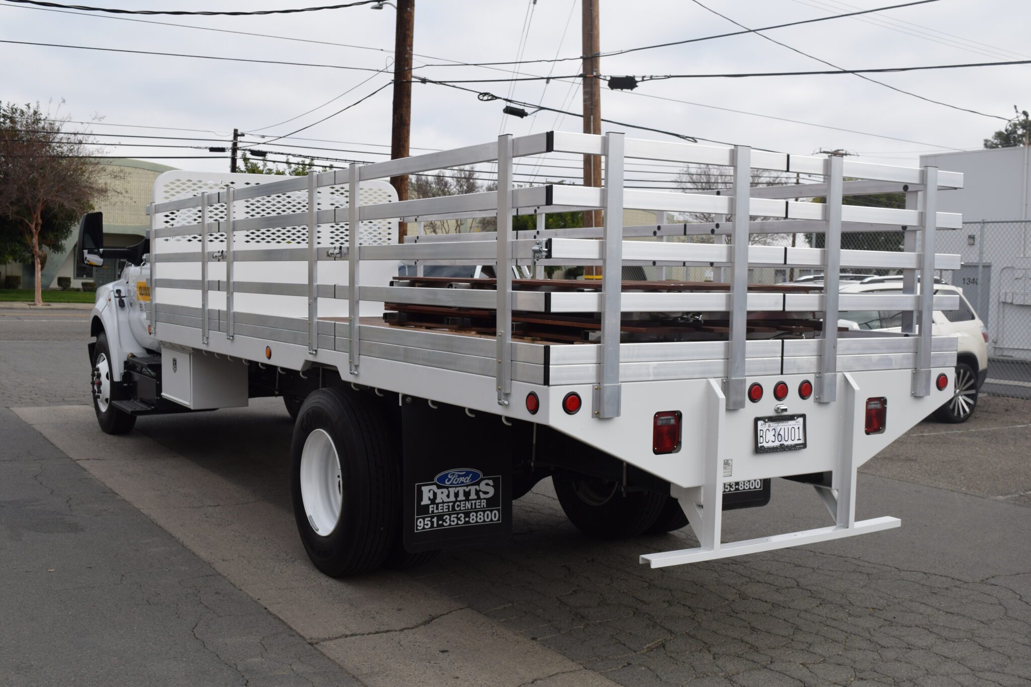 Aluminum Gate Assembly for a 2020 F650 8'x20', with 38'' fold down sides &amp; 38'' lift out rear stakes