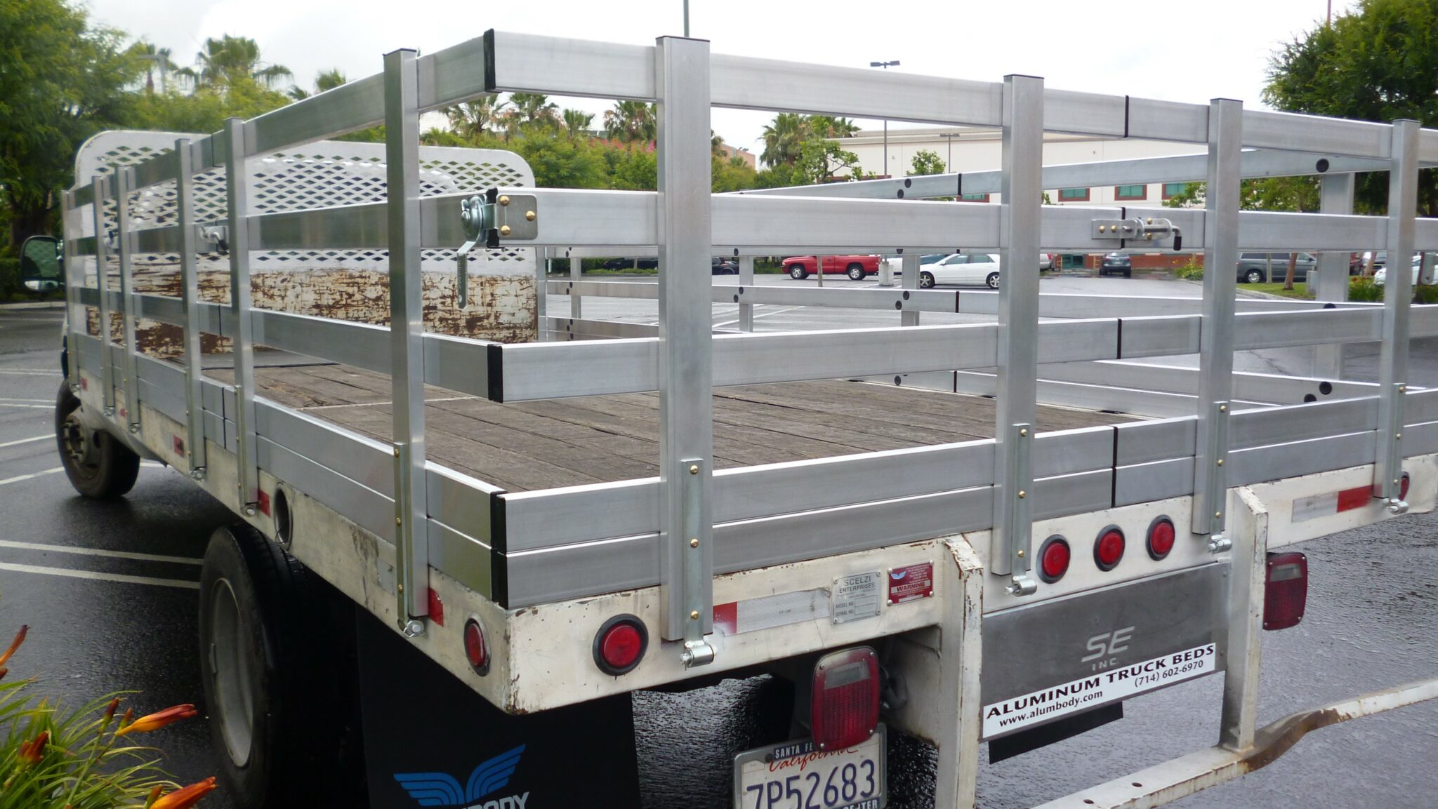 Aluminum Gate Assembly for a 1998 F550 8'x16', with 30'' fold down gates