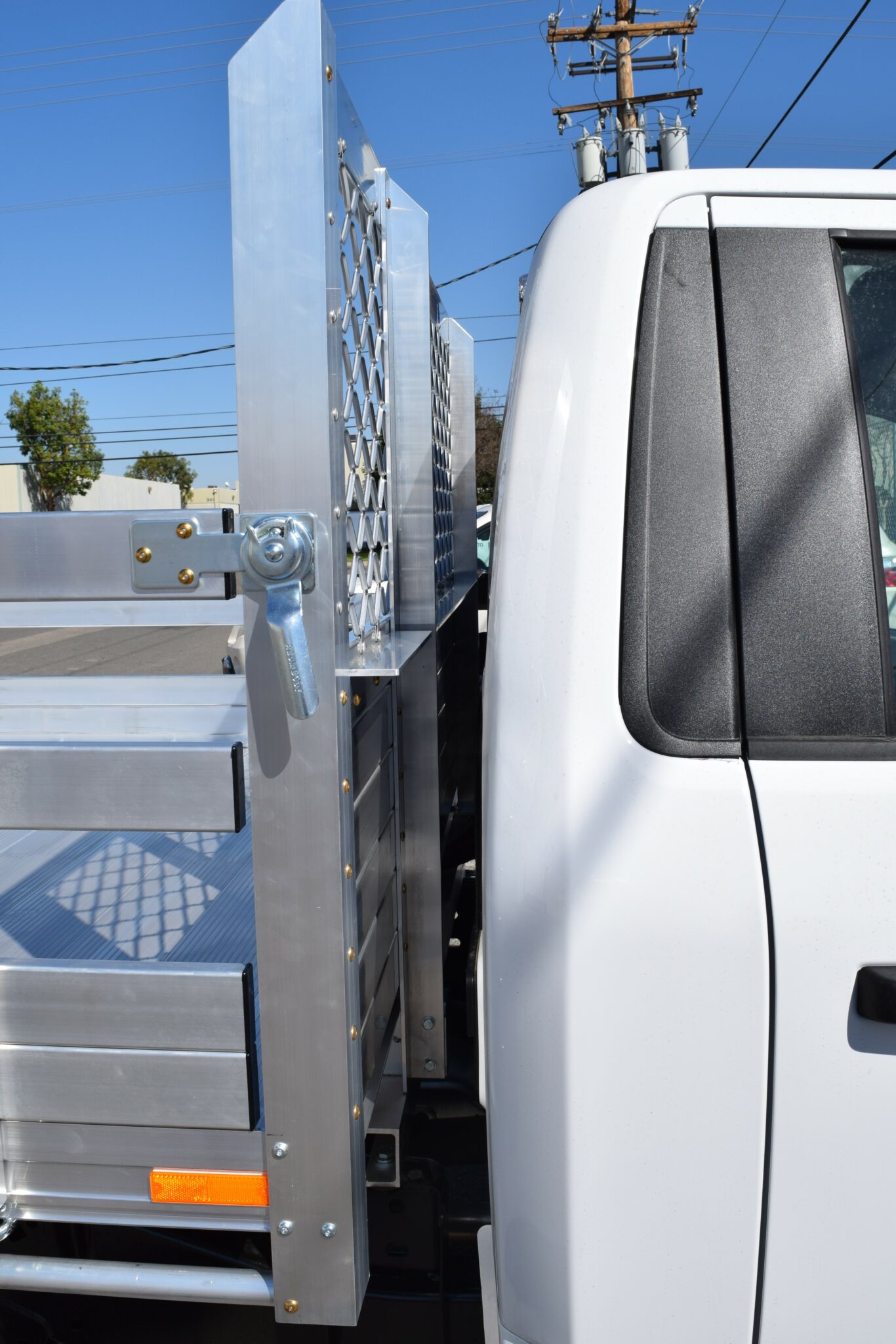 11 Questions to Ask Before You Sign Anything For a New Truck Bed