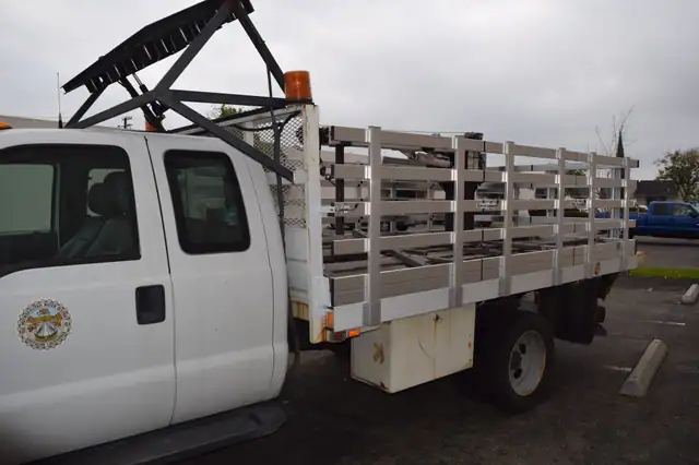 Aluminum Gate Assembly for a 2012 F550 8'x13', with 38'' lift out stakes