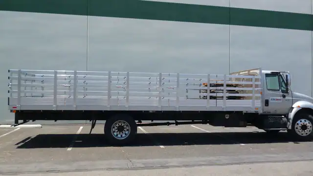 Aluminum Gate Assembly for a 2006 International 8'X26', with 41'' lift out stakes
