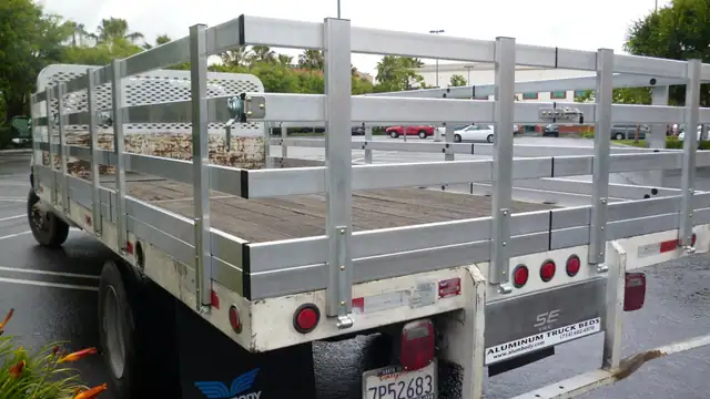 Aluminum Gate Assembly for a 1998 F550 8'x16', with 30'' fold down gates
