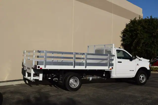 Aluminum Gate Assembly for a 2019 Ram 3500 8'x12', with 22'' fold down gates